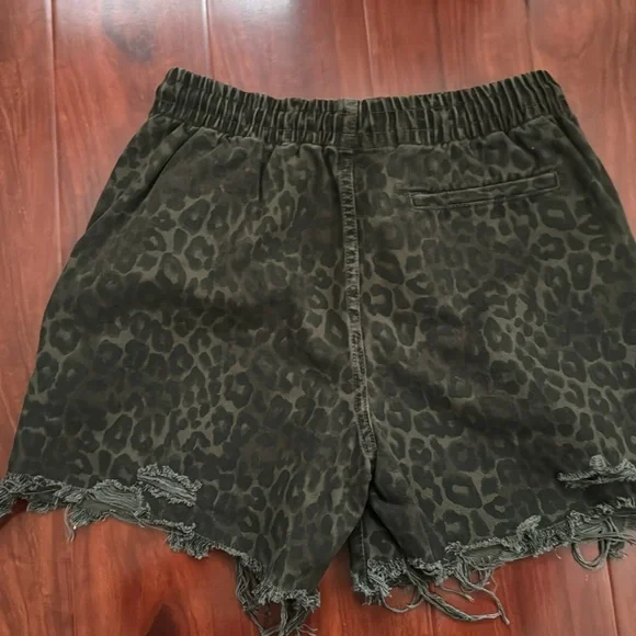 Alexander Wang Leopard print denim cut off shorts size S - Picture 5 of 8